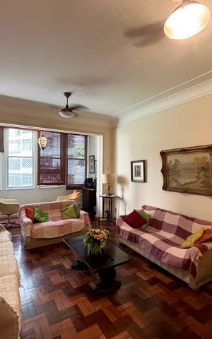 Apartamento à venda com 163m², 3 quartos e 1 vaga Apartamento à venda com 163m², 3 quartos e 1 vagaSala