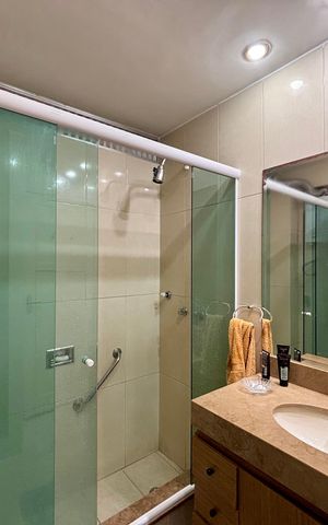 Apartamento à venda com 163m², 3 quartos e 1 vaga Apartamento à venda com 163m², 3 quartos e 1 vagaBanheiro social 1
