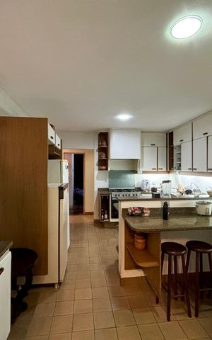 Apartamento à venda com 163m², 3 quartos e 1 vaga Apartamento à venda com 163m², 3 quartos e 1 vagaCozinha