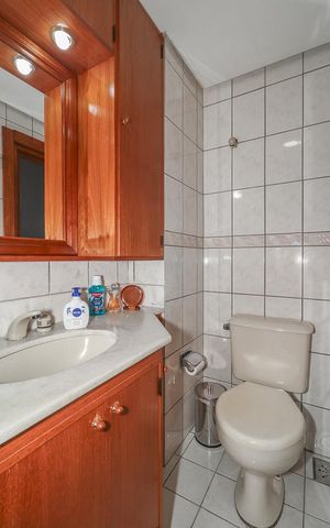 Apartamento à venda com 181m², 3 quartos e 2 vagasBanheiro Social
