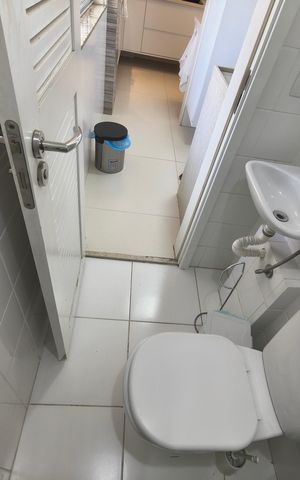Apartamento à venda com 166m², 4 quartos e 3 vagas Apartamento à venda com 166m², 4 quartos e 3 vagasBanheiro Serviço