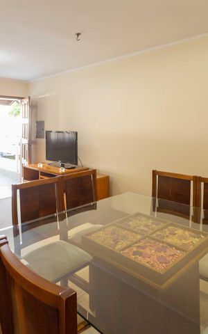Casa de condomínio para alugar com 110m², 3 quartos e 4 vagas Casa de condomínio para alugar com 110m², 3 quartos e 4 vagasSala de jantar