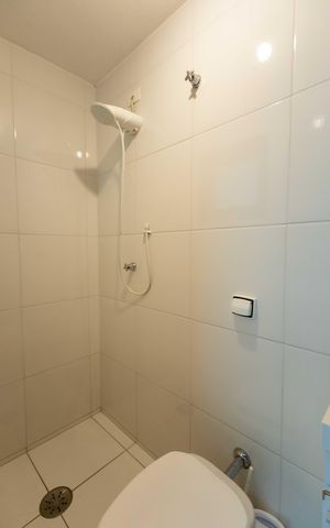 Casa de condomínio para alugar com 110m², 3 quartos e 4 vagas Casa de condomínio para alugar com 110m², 3 quartos e 4 vagasBanheiro de serviço