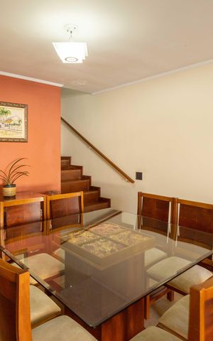 Casa de condomínio para alugar com 110m², 3 quartos e 4 vagas Casa de condomínio para alugar com 110m², 3 quartos e 4 vagasSala de jantar