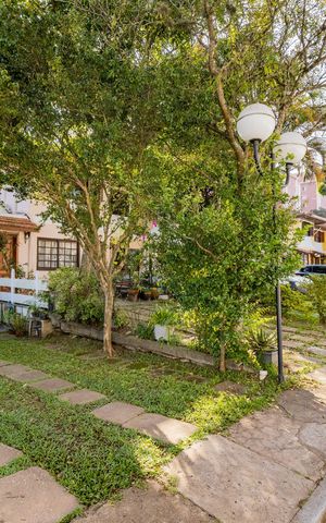 Casa de condomínio para alugar com 110m², 3 quartos e 4 vagas Casa de condomínio para alugar com 110m², 3 quartos e 4 vagasFachada