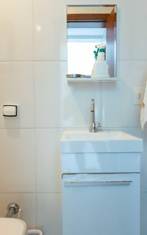 Casa de condomínio para alugar com 110m², 3 quartos e 4 vagas Casa de condomínio para alugar com 110m², 3 quartos e 4 vagasBanheiro de serviço