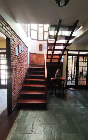 Casa de condomínio à venda com 267m², 4 quartos e 4 vagas Casa de condomínio à venda com 267m², 4 quartos e 4 vagasSala