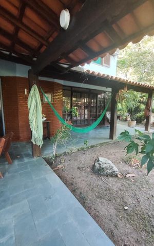 Casa de condomínio à venda com 267m², 4 quartos e 4 vagas