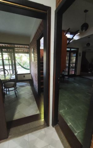 Casa de condomínio à venda com 267m², 4 quartos e 4 vagas Casa de condomínio à venda com 267m², 4 quartos e 4 vagasSala