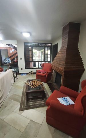 Casa de condomínio à venda com 267m², 4 quartos e 4 vagas
