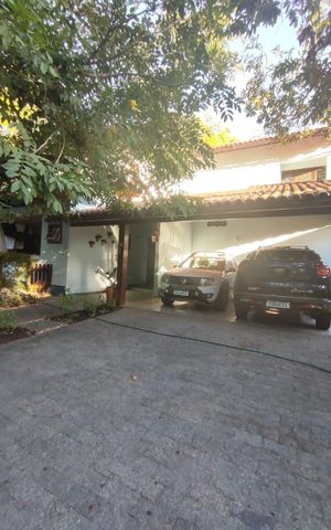 Casa de condomínio à venda com 267m², 4 quartos e 4 vagas