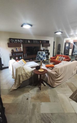 Casa de condomínio à venda com 267m², 4 quartos e 4 vagas