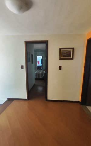 Casa de condomínio à venda com 267m², 4 quartos e 4 vagas Casa de condomínio à venda com 267m², 4 quartos e 4 vagasSala