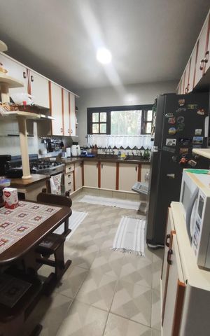 Casa de condomínio à venda com 267m², 4 quartos e 4 vagas