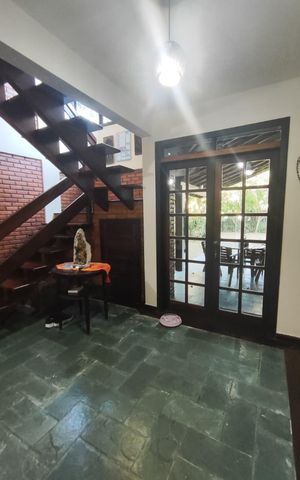 Casa de condomínio à venda com 267m², 4 quartos e 4 vagas