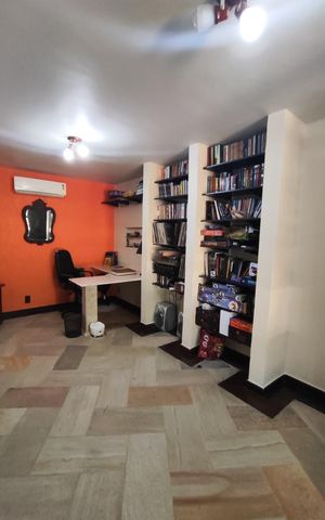 Casa de condomínio à venda com 267m², 4 quartos e 4 vagas Casa de condomínio à venda com 267m², 4 quartos e 4 vagasSala