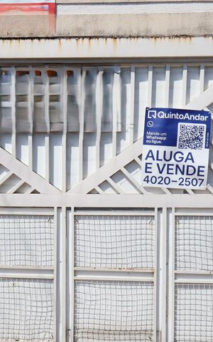 Casa à venda com 140m², 3 quartos e 3 vagasFachada e portão