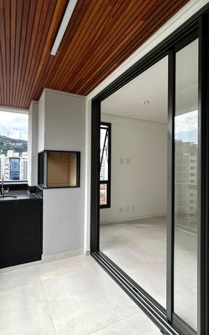 Apartamento para alugar com 85m², 2 quartos e 1 vaga Apartamento para alugar com 85m², 2 quartos e 1 vagaVaranda