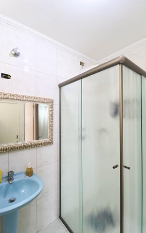 Casa à venda com 284m², 4 quartos e 4 vagas