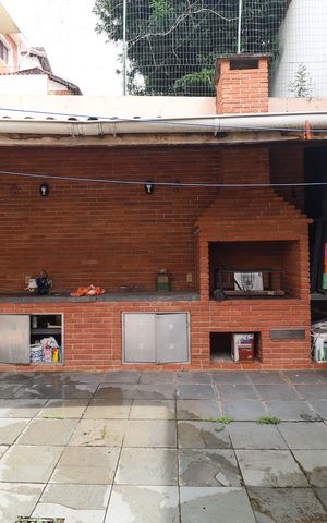Casa à venda com 284m², 4 quartos e 4 vagas