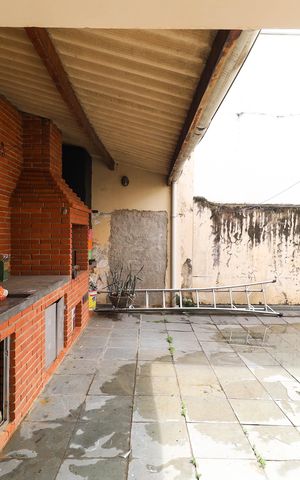 Casa à venda com 284m², 4 quartos e 4 vagas