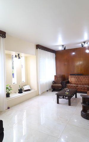 Casa à venda com 284m², 4 quartos e 4 vagas