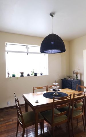 Casa à venda com 284m², 4 quartos e 4 vagas