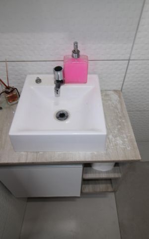 Casa à venda com 79m², 2 quartos e sem vagaÁrea de Serviço - Banheiro