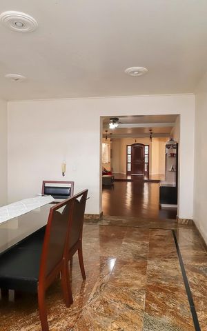 Casa à venda com 672m², 5 quartos e 2 vagasSala de Jantar 2