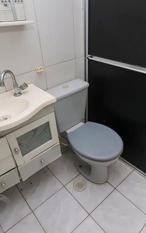Casa à venda com 672m², 5 quartos e 2 vagasEdícula - Banheiro