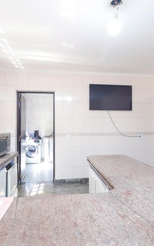 Casa à venda com 672m², 5 quartos e 2 vagasCozinha