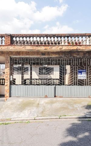 Casa à venda com 672m², 5 quartos e 2 vagasFachada