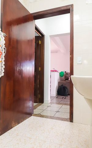 Casa à venda com 672m², 5 quartos e 2 vagasBanheiro Social