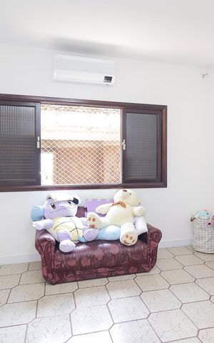 Casa à venda com 672m², 5 quartos e 2 vagasQuarto 2 - Suíte