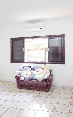 Casa à venda com 672m², 5 quartos e 2 vagasQuarto 2 - Suíte