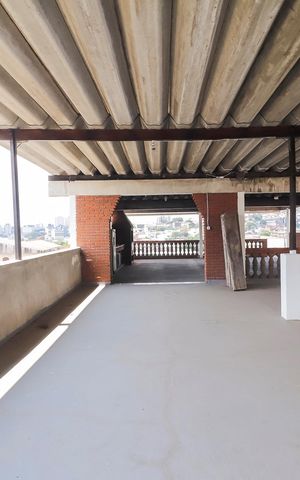 Casa à venda com 672m², 5 quartos e 2 vagasTerraço