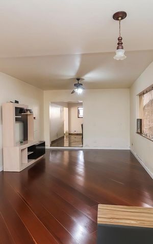 Casa à venda com 672m², 5 quartos e 2 vagasSala 2