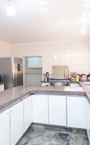 Casa à venda com 672m², 5 quartos e 2 vagasCozinha