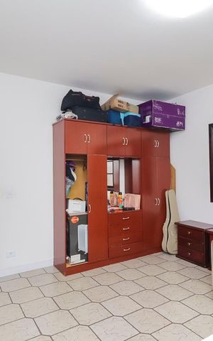 Casa à venda com 672m², 5 quartos e 2 vagasQuarto 3