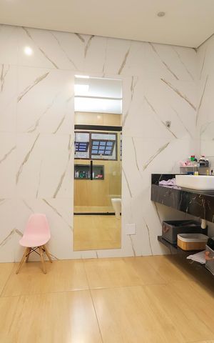 Casa à venda com 672m², 5 quartos e 2 vagasBanheiro da Suíte 1