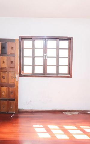 Casa à venda com 672m², 5 quartos e 2 vagasQuarto de Serviço