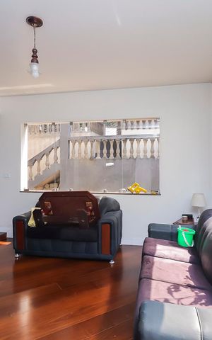 Casa à venda com 672m², 5 quartos e 2 vagasAntessala