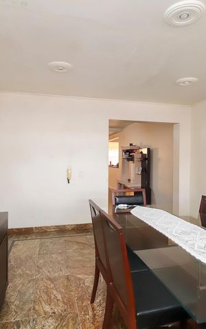Casa à venda com 672m², 5 quartos e 2 vagasSala de Jantar 2