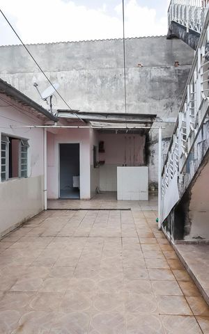 Casa à venda com 672m², 5 quartos e 2 vagasQuintal