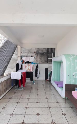 Casa à venda com 672m², 5 quartos e 2 vagasÁrea de Serviço