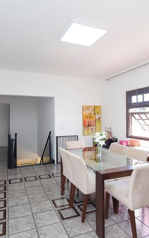 Casa à venda com 672m², 5 quartos e 2 vagasSala de Jantar