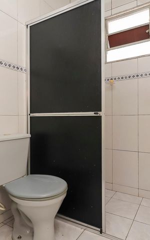 Casa à venda com 672m², 5 quartos e 2 vagasEdícula - Banheiro