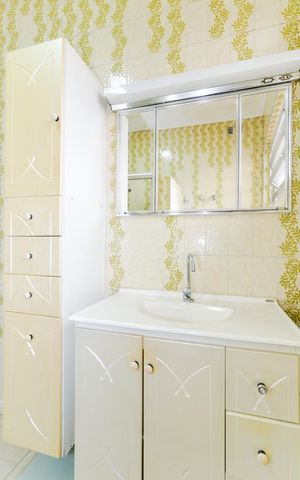 Casa à venda com 190m², 2 quartos e 4 vagasBanheiro