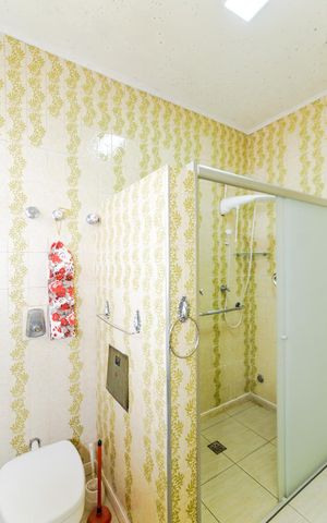 Casa à venda com 190m², 2 quartos e 4 vagasBanheiro