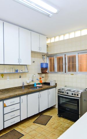 Casa à venda com 190m², 2 quartos e 4 vagasCozinha